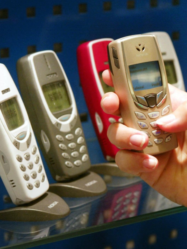 The Resurgence of Dumb Phones: A Shift Towards Simplicity and Wellness?